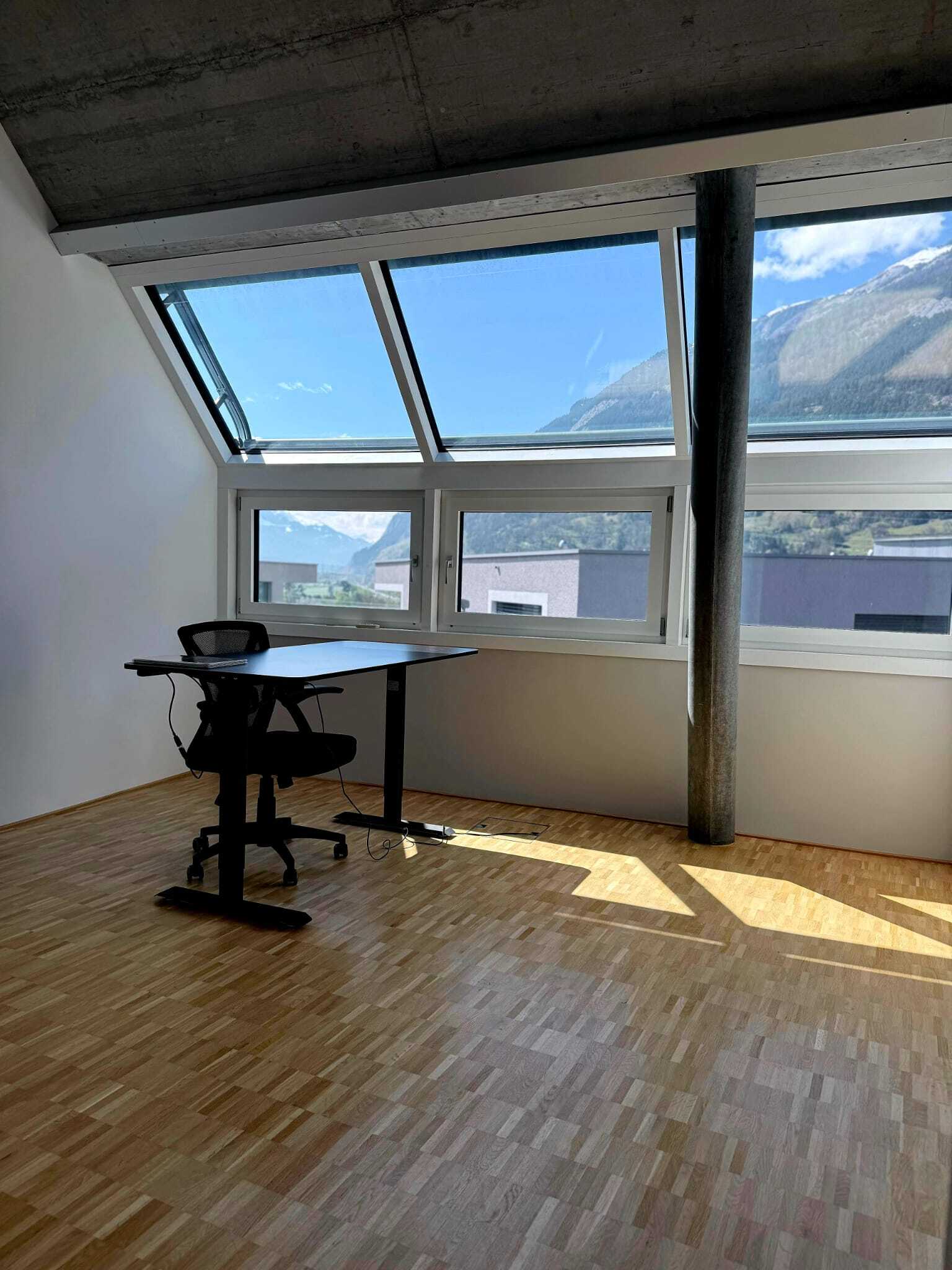 Einzelbüro Oberland mit Bergblick in Chur Nord